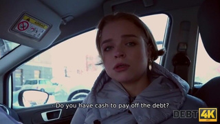 Коллектор жестко дрючит русскую девчонку за просрочку по кредиту